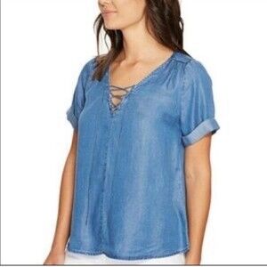🥑5/$25 Lucky Brand Lace Up Chambray Top M